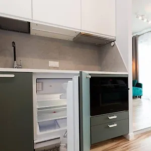 https://easy-comfortable-with-balcony-very-close-to-the-center.warsawhotelspoland.com