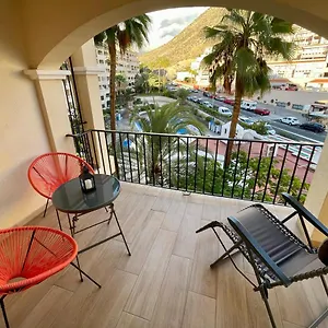 Castle Harbour Cristianos Beautiful With Pool View Appartamento Los Cristianos (Tenerife)
