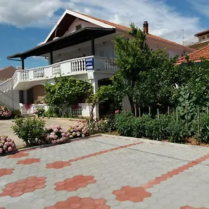 https://apartmani-ana-bibinje.hotelinzadar.com